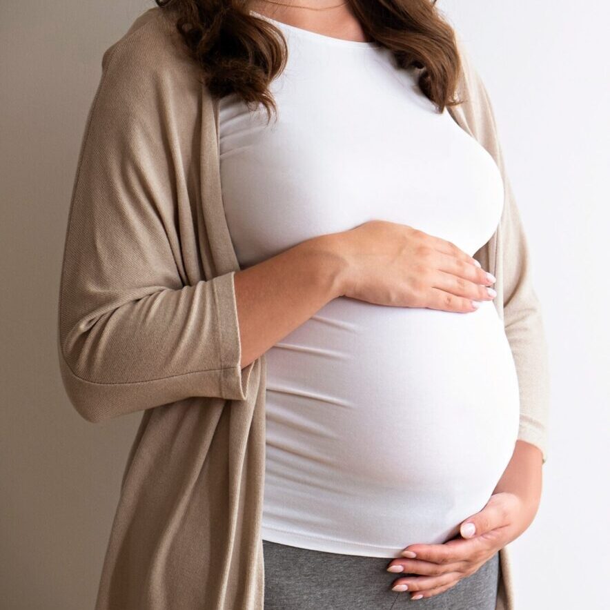 Surrogate pregnancy for intended parents through IVF