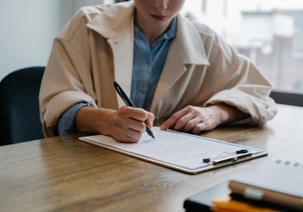 pexels-sora-shimazaki-5668869